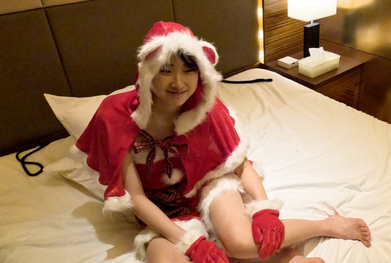 FC2PPV 4145575 Yuki (19\) 4th Different Perspective Video Santa Costume And Masturbation, Anal Pearl Inserted, Cowgirl Position Creampie