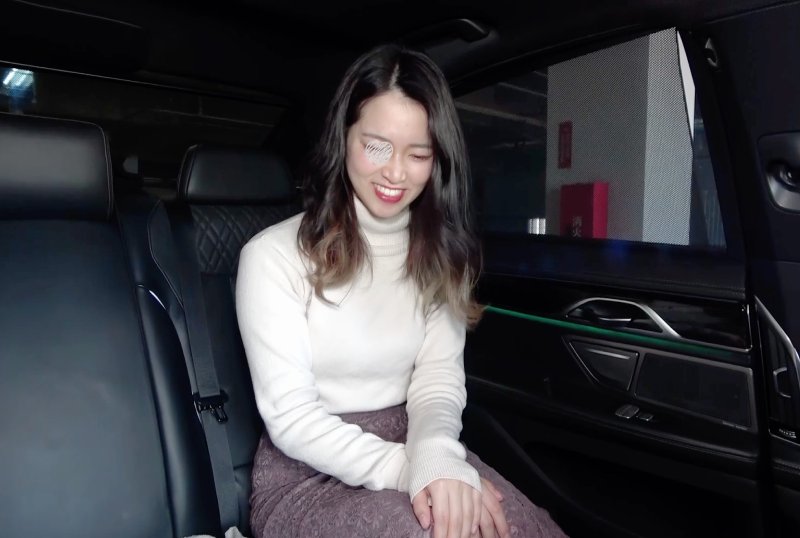 FC2PPV 2812444 [Married Woman In-Car Affair] Such A Beautiful Wife Actually Existed! !! Fellatio Sucking Up An Elderly Rod With Overwhelming Beauty, It Will Ejaculate In A Blink Of An Eye