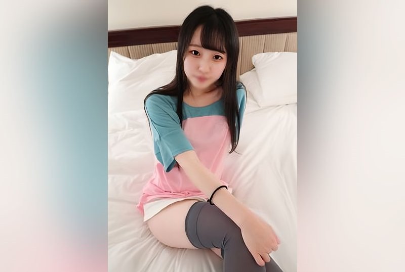 FC2PPV 3181393 [Cream Pies & 2 Consecutive Shots In The Mouth] <149cm Non-Year Ro ○ Super Cute Girl> Raw Fuck Into The Vagina Hole That Sticks To The Cock! Chibiman Is Extended With An Adult Meat Stick And Irresponsible Semen Injection! !