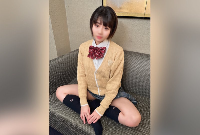 FC2PPV 3302506 *Limited Quantity For The First Time* [J / System, Individual Shooting] Short-Cut Beauty With Cute Double Teeth Female Riku 18 Years Old [cen]