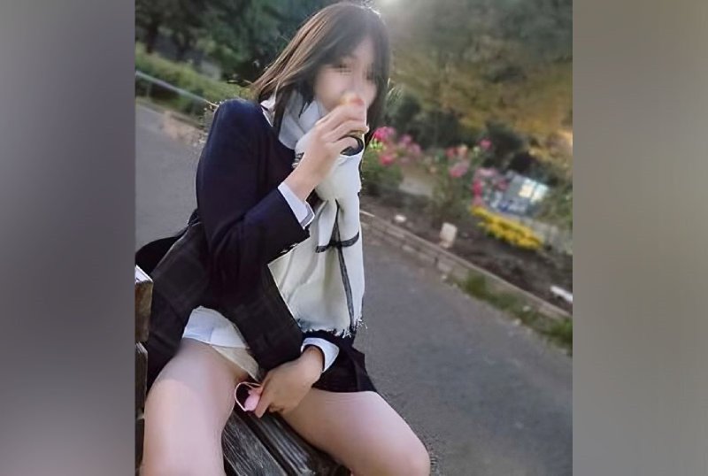 FC2PPV 3141837 [2005 Grade] Fair-Skinned Busty Beautiful Girl. Woman ④ Take A Walk With A Toy In A Bright Park-Twice Vaginal Cum Shot