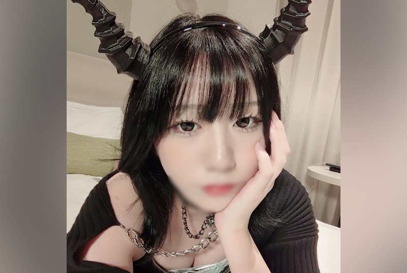 FC2PPV 4038576 [Uncensored] Sexual Desire Devil, Kourin. Stab A Girl With A Stylish White Body! Participating In The Halloween Event, The Paripi Women Are Intertwined Violently And Deeply And Are Made To Fall Into Pleasure!